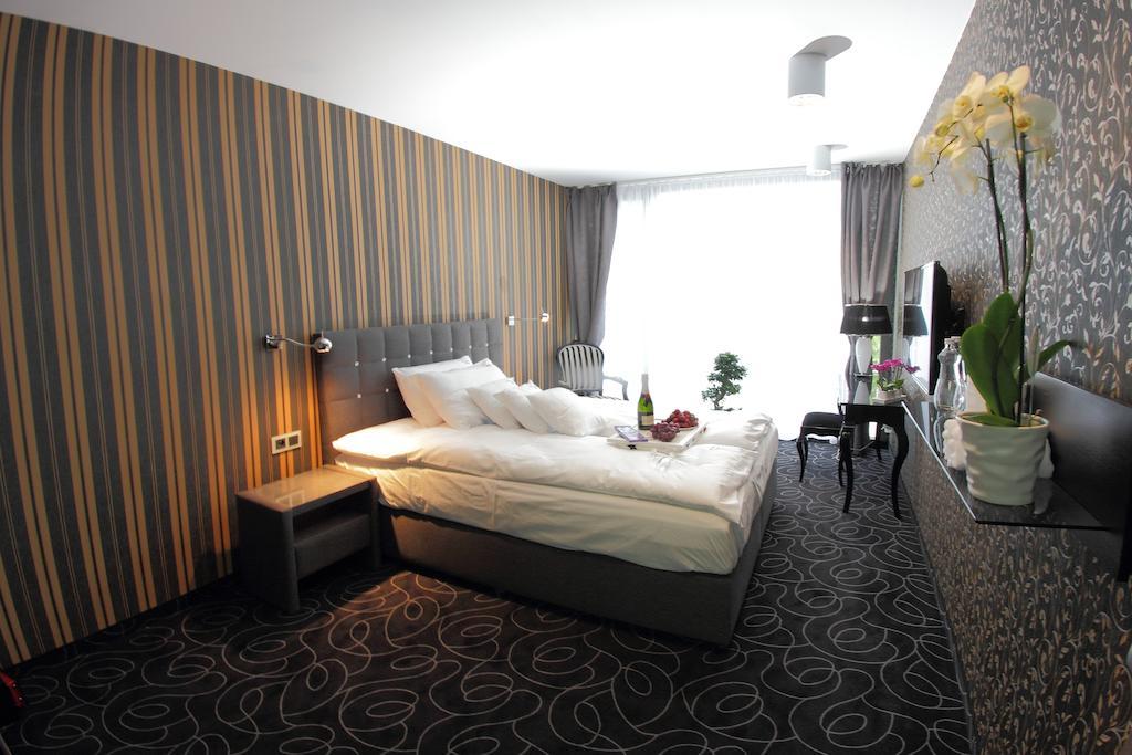 Alex Palace Дзивнув Номер фото